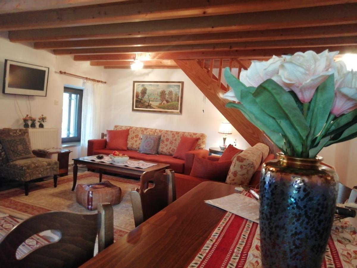 Cosy Lake House, Μια Ανάσα Πριν Τη Λίμνη Kalívia Eksteriør bilde