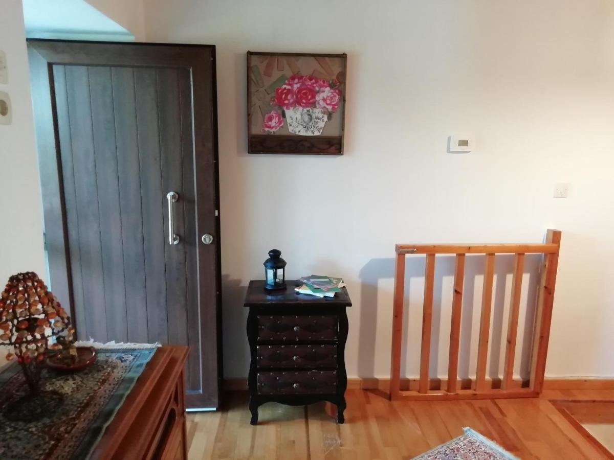 Cosy Lake House, Μια Ανάσα Πριν Τη Λίμνη Kalívia Eksteriør bilde
