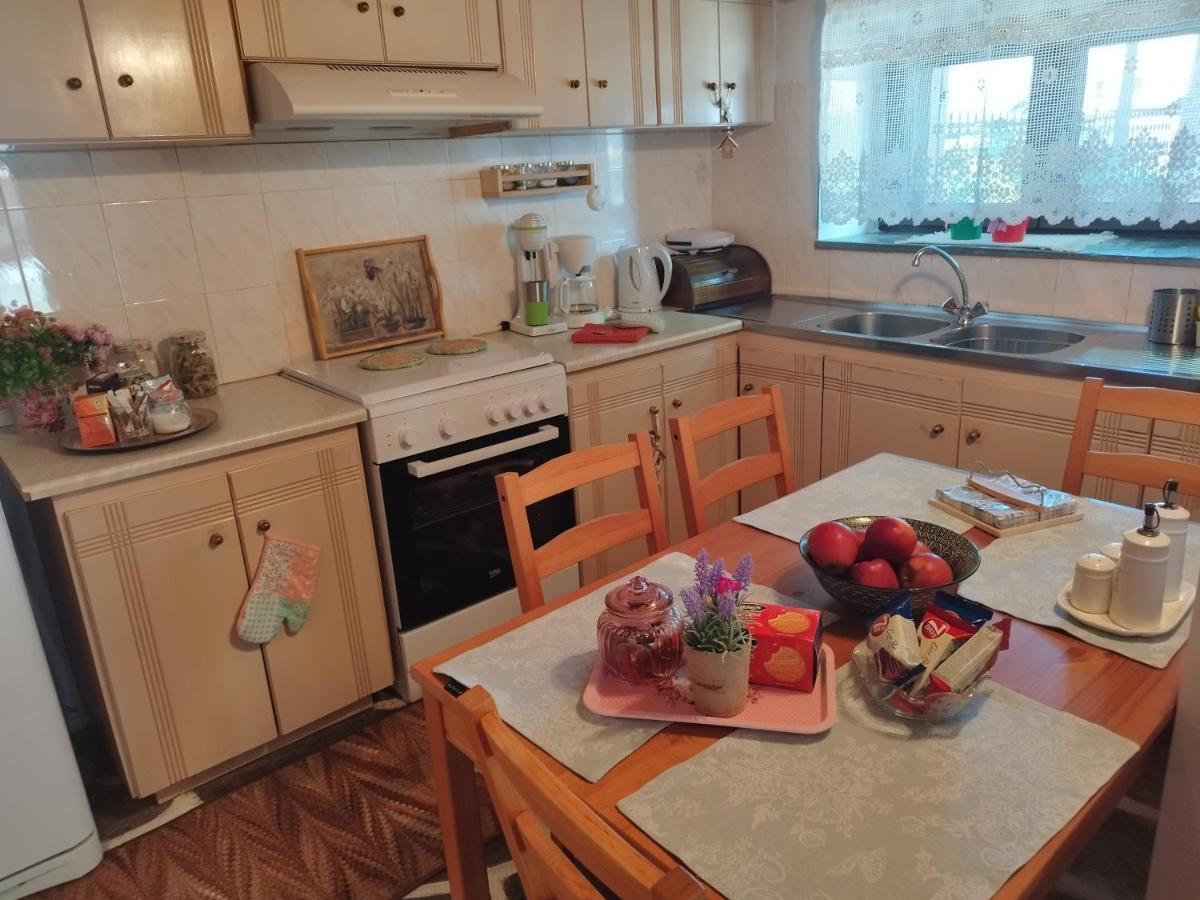 Cosy Lake House, Μια Ανάσα Πριν Τη Λίμνη Kalívia Eksteriør bilde