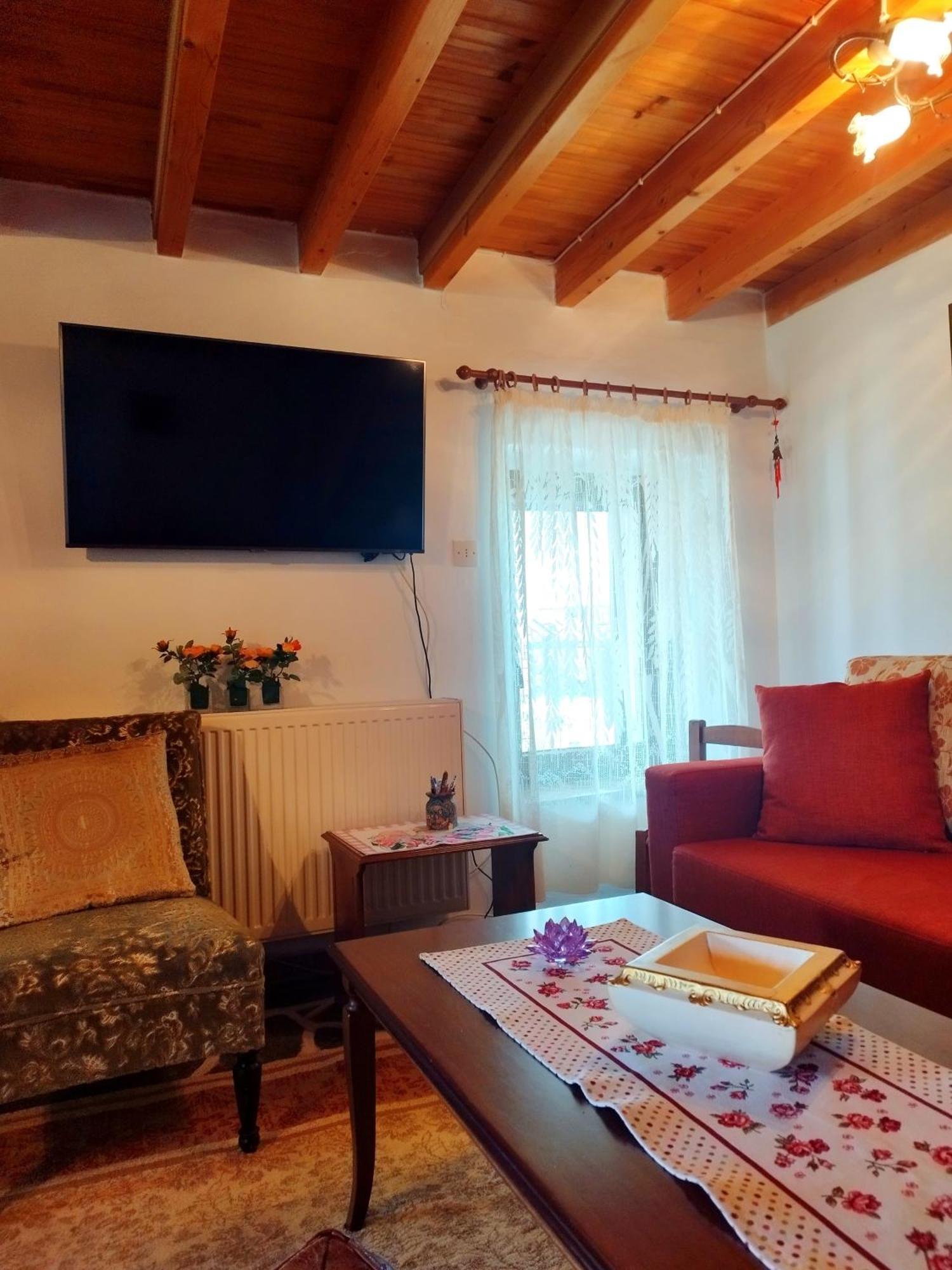 Cosy Lake House, Μια Ανάσα Πριν Τη Λίμνη Kalívia Eksteriør bilde